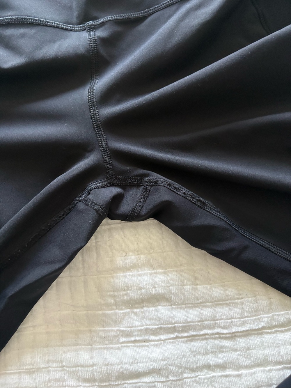 Lululemon Black fast and free Leggings with Side Pockets size 10 - Picture 3 of 4